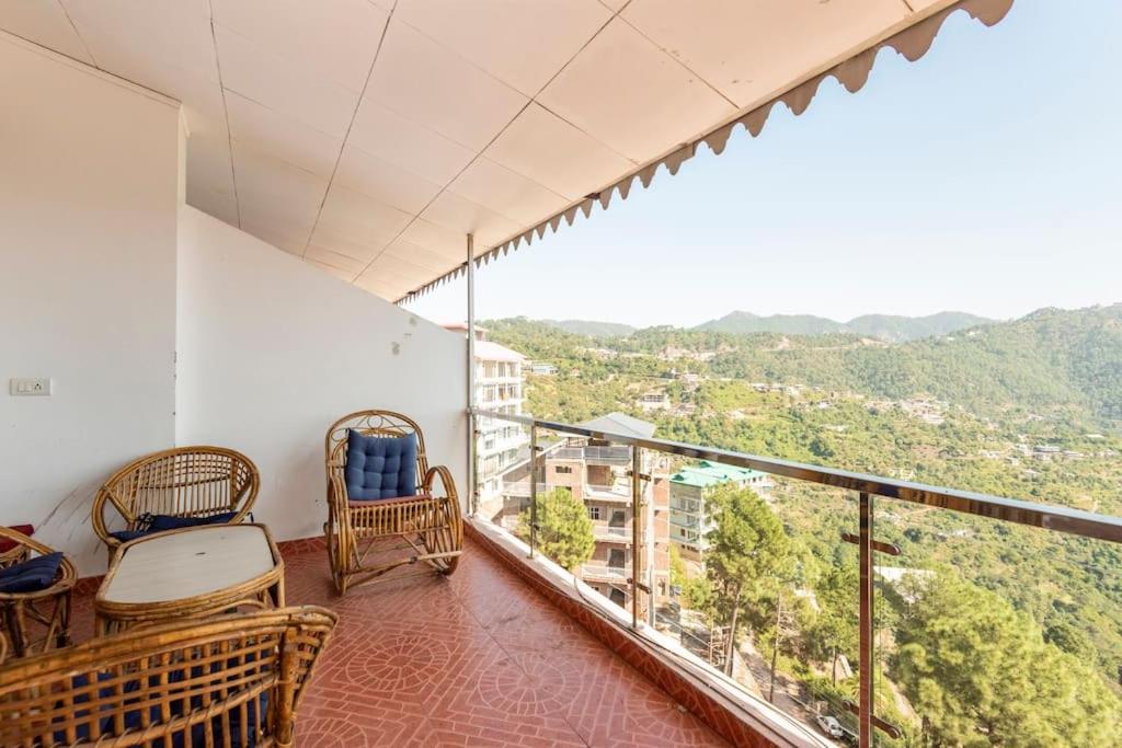 Kasauli Edge Apt With Balcony Eksteriør billede