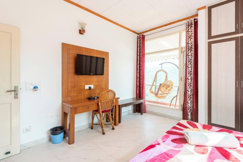 Kasauli Edge Apt With Balcony Eksteriør billede