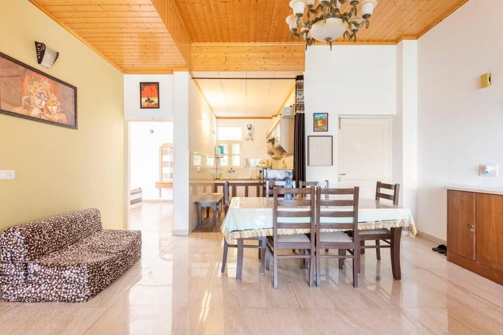 Kasauli Edge Apt With Balcony Eksteriør billede
